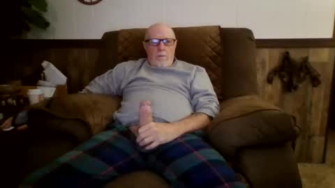 Snapshot of dave571960 chatting on 10-19-25, 10:49 dave571960 online show from 10-19-25, 10:49