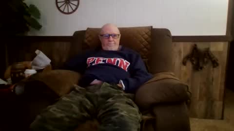 Snapshot of dave571960 chatting on 10-23-25, 10:03 dave571960 online show from 10-23-25, 10:03