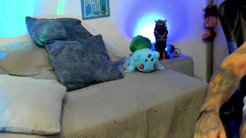 DAVE MAX online show from 11-26-25, 02:51