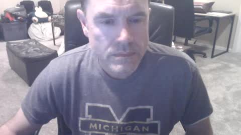 Snapshot of daved14u chatting on 09-30-25, 05:23 daved14u online show from 09-30-25, 05:23