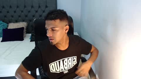 Snapshot of david_bandercock chatting on 12-14-24, 03:40 david_bandercock online show from 12-14-24, 03:40