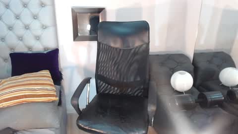 Snapshot of david_bandercock chatting on 12-20-24, 01:03 david_bandercock online show from 12-20-24, 01:03