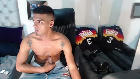 Snapshot of david_bandercock chatting on 12-22-24, 02:16 david_bandercock online show from 12-22-24, 02:16