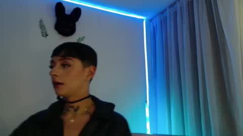 Snapshot of david_fox01 chatting on 10-02-25, 03:02 David Fox online show from 10-02-25, 03:02