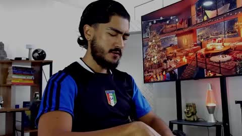 Hey im David that loves to explore and speak their fantasies. Very open talktative and nice. Feel free to chat with me online show from 12-05-24, 01:49