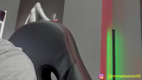 David Jons online show from 11-22-25, 01:54