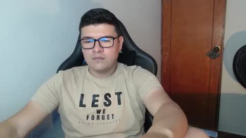 Snapshot of david_smit_ chatting on 12-17-25, 06:58 david smit online show from 12-17-25, 06:58