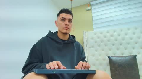 david_victoriaa online show from 02-21-26, 01:01