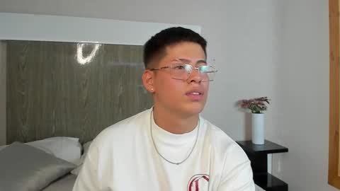 davidcruz16 online show from 10-05-25, 02:32