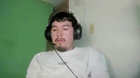 Snapshot of davidlasecuela chatting on 02-12-26, 05:24 DavidSkinny online show from 02-12-26, 05:24