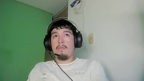 Snapshot of davidlasecuela chatting on 02-14-26, 03:36 DavidSkinny online show from 02-14-26, 03:36