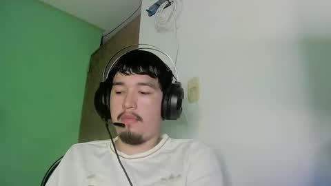 Snapshot of davidlasecuela chatting on 02-15-26, 04:42 DavidSkinny online show from 02-15-26, 04:42