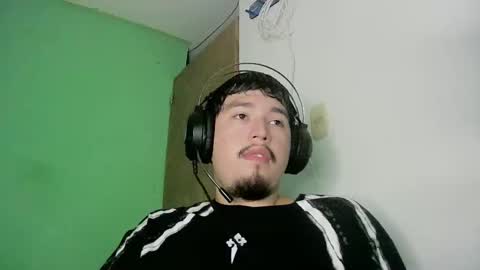 Snapshot of davidlasecuela chatting on 02-15-26, 10:50 DavidSkinny online show from 02-15-26, 10:50