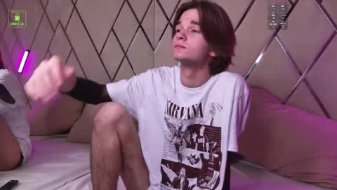 Snapshot of davidleatherhoff chatting on 11-04-25, 04:44 DAVID online show from 11-04-25, 04:44