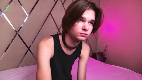 Snapshot of davidleatherhoff chatting on 11-29-25, 03:48 DAVID online show from 11-29-25, 03:48