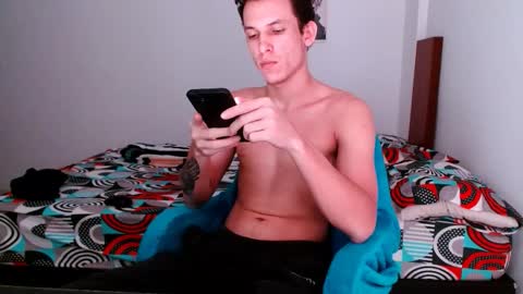 Snapshot of davidsalazar33 chatting on 10-28-25, 05:00 davidsalazar33 online show from 10-28-25, 05:00