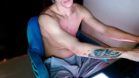 Snapshot of davidsalazar33 chatting on 11-01-25, 05:42 davidsalazar33 online show from 11-01-25, 05:42