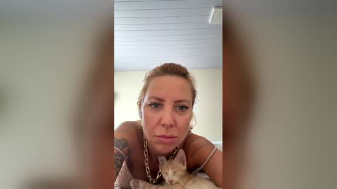 Snapshot of dayoff592388 chatting on 04-16-26, 03:13 dayoff592388 online show from 04-16-26, 03:13