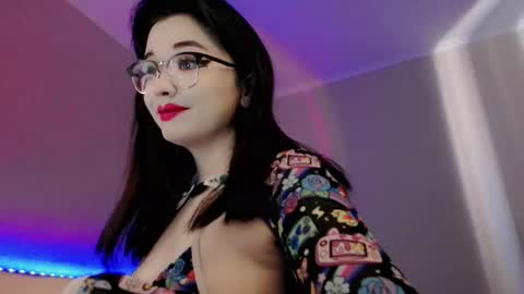 Snapshot of dazzl1ngfire chatting on 10-23-25, 04:56 Natsumi online show from 10-23-25, 04:56