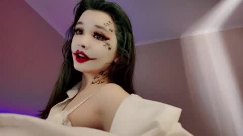 Snapshot of dazzl1ngfire chatting on 10-31-25, 04:57 Natsumi online show from 10-31-25, 04:57