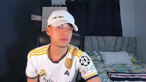 Snapshot of dcollins_ chatting on 10-15-25, 01:28 dcollins_ online show from 10-15-25, 01:28