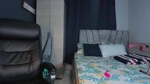 Snapshot of dcollins_ chatting on 11-03-25, 08:26 dcollins_ online show from 11-03-25, 08:26