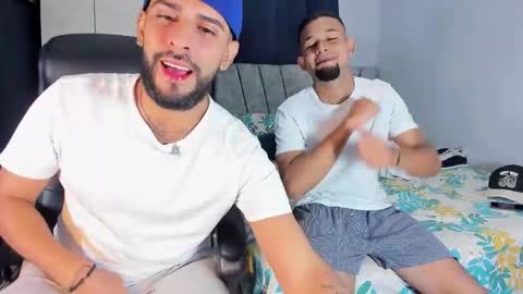 Snapshot of dcollins_ chatting on 11-04-25, 02:54 dcollins_ online show from 11-04-25, 02:54