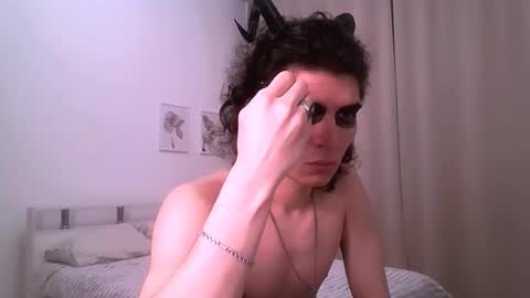 dean_raven online show from 12-19-25, 03:24