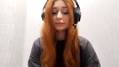 Snapshot of deandreaschomin chatting on 03-31-26, 04:35 Mia online show from 03-31-26, 04:35