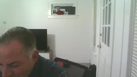 Snapshot of deano2nyc chatting on 12-31-24, 03:55 Deano DILF online show from 12-31-24, 03:55