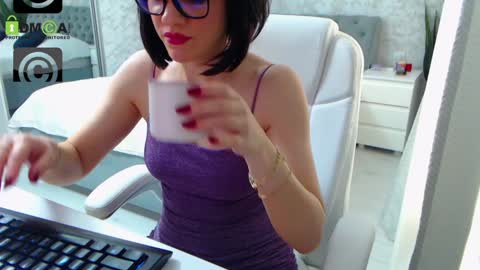 Elly online show from 01-28-25, 11:17
