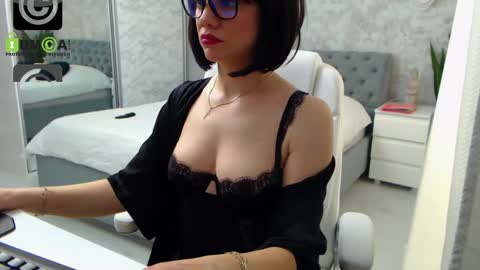 Elly online show from 03-06-25, 12:09