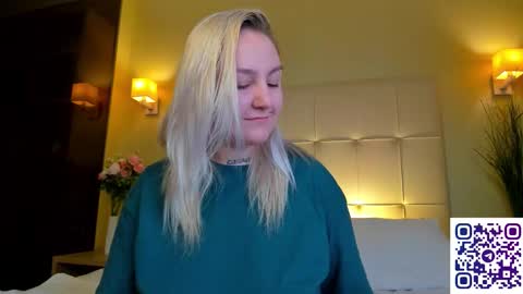 Debbie Mon Tue Fri Sun Sat GMT 3 1000am - 0400pm  online show from 10-11-25, 05:11