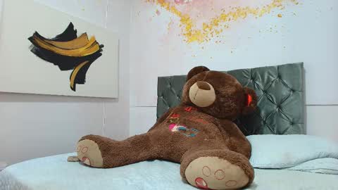 debora ortiz online show from 10-28-25, 01:14