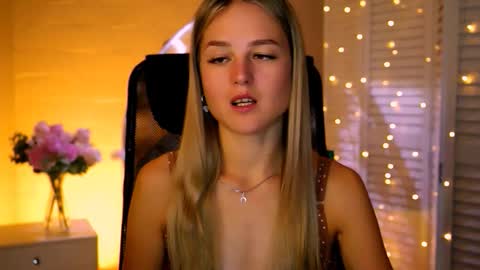 Debora online show from 11-13-25, 03:49