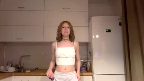 Snapshot of deboramcdonnall chatting on 12-15-25, 02:43 Hello My name is Sarah im new model here and little but shy. online show from 12-15-25, 02:43