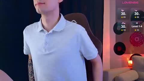 Snapshot of debugmee chatting on 03-02-26, 05:19 Samuel online show from 03-02-26, 05:19