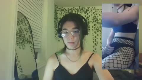 deciduousdoll online show from 09-14-25, 05:50