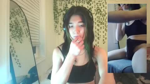 deciduousdoll online show from 09-21-25, 06:04