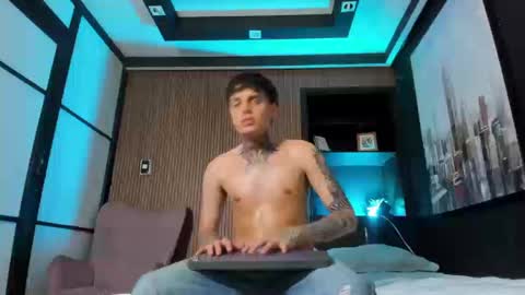 declan_fox online show from 09-20-25, 04:35