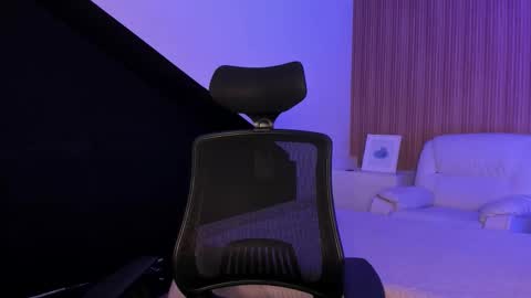 declan_fox online show from 10-11-25, 01:42