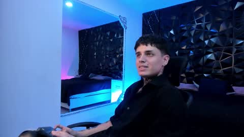 declan_fox online show from 10-22-25, 04:46