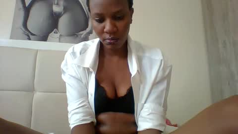 dee1234890 online show from 10-01-25, 08:31