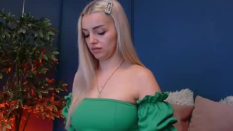 DeeaVIP online show from 04-15-26, 05:03