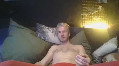 Snapshot of deebo1987 chatting on 12-28-24, 03:48 Deen online show from 12-28-24, 03:48