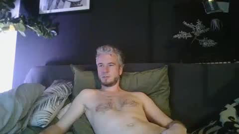 Snapshot of deebo1987 chatting on 01-03-25, 11:23 Deen online show from 01-03-25, 11:23