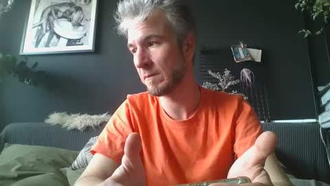 Snapshot of deebo1987 chatting on 01-04-25, 12:38 Deen online show from 01-04-25, 12:38