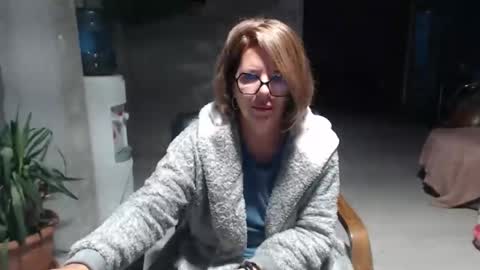 hi guys i m a cute milf i m here for good time and nice people pls be respectfool and enjoy me online show from 09-12-25, 04:12