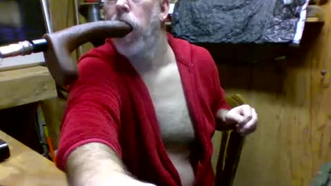 Snapshot of deepthroat227 chatting on 01-18-25, 08:51 Deepthroat My Big Dildos online show from 01-18-25, 08:51