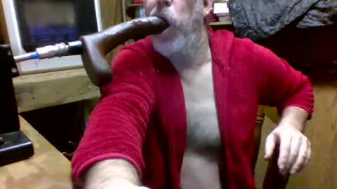 Snapshot of deepthroat227 chatting on 01-24-25, 08:43 Deepthroat My Big Dildos online show from 01-24-25, 08:43